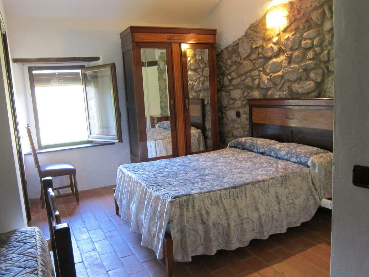 Mas El Llach La Vall de Bianya Eksteriør bilde